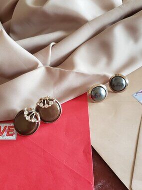 2 pair VINTAGE METALLIC HUE AND RHINESTONE CLIP ON EARRINGS